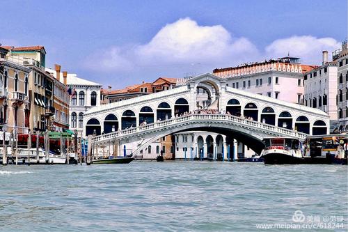 水的天堂威尼斯（威尼斯素有水都之称,水桥船构成了威尼斯的三大特色）